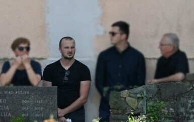 Uhićeni Andrej B. bio je na sprovodu bivše supruge koja je brutalno ubijena