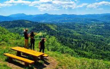 Vikend za pet osjetila: Kokteli na vidikovcu i mirisi planinske apoteke