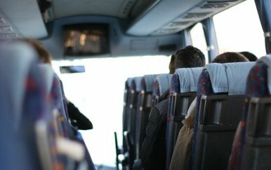 Vozač u Srbiji izbacio djevojčicu iz autobusa - Za sve je kriva pjesma koju je slušala
