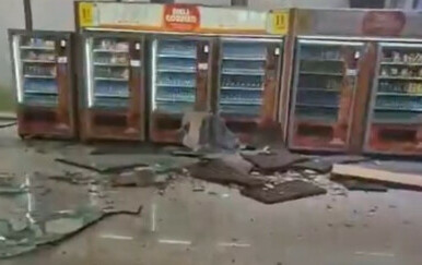 Dio krova skoro se srušio na putnike u zračnoj luci na Mallorci