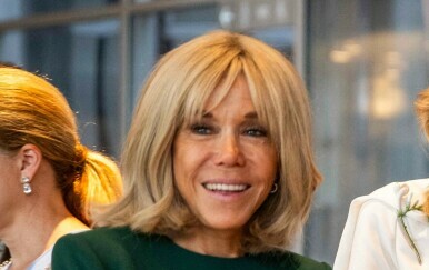 Brigitte Macron na susretu u Rotterdamu u zelenoj haljini i crnim salonkama