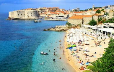 Stranci prvi put na plaži Banje Flora and Note YouTube