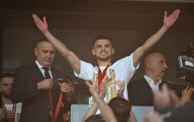 Lindon Selahi odbio Hajduk, potpisuje za Widzew Łódź