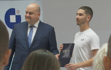 Podijeljene stipendije srednjoškolcima obrtnicima: "To se plaća zlatnim polugama. Došli su u klasu kardiokirurga"
