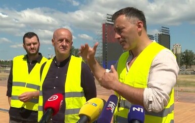 Konferencija za medije o velikom Thompsonovu koncertu na Hipodromu
