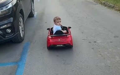 Video koji bi mogao posramiti i najiskusnije vozače: Ovaj dječak zna ono što mnogi s vozačkom dozvolom još nisu usavršili