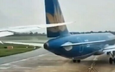 VIDEO Drama na pisti: Nesvakidašnji sudar dva aviona, objavljen i video sa mjesta događaja