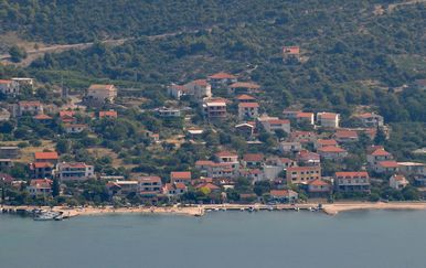 Šokirala se kad je ugledala golog muškarca kako se samozadovoljava na plaži u Poljici