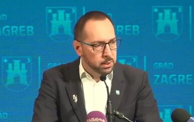 Tomislav Tomašević staje pred novinare