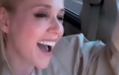 Pogledajte kako to izgleda kad Jelena Rozga zapjeva u automobilu veliki hit!