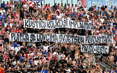 FOTO Torcida podigla uvredljivu poruku Marijanu Kustiću na Rujevici