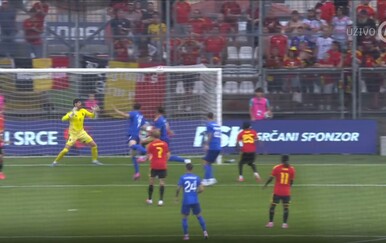VIDEO Zamalo! Budimir pogodio gredu poslije idealnog ubacivanja Sučića