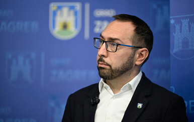 Tomašević opovrgnuo da je zbog dočeka rukometaša smijenjen šef prometnih redara