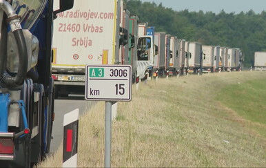 Kolaps na graničnim prijelazima, vozači danima čekaju: Oglasio se Božinović