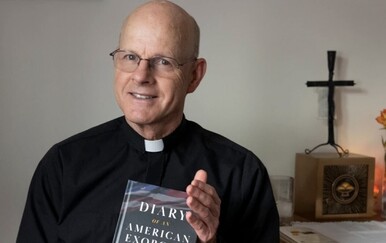 Mons. Stephen Rossetti smijenjen s dužnosti egzorcista zbog povezivanja NLO-a s demonima