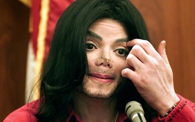 Zašto je Michael Jackson zapravo nosio traku na nosu?
