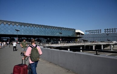 Srbi u zračnoj luci odvajali Crnogorce, odvodili ih u posebne prostorije: "Pokušali su napraviti istu priču kao u Tivatu"