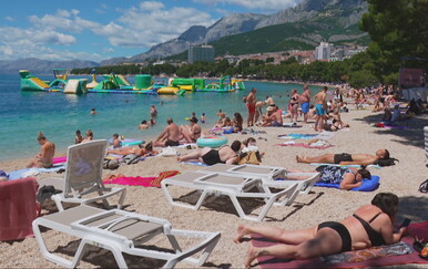 Treća sezona radova na plaži u Makarskoj