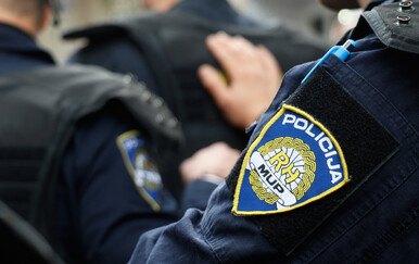 Pijan u zagrebačkom parku sjedio s eksplozivnom napravom