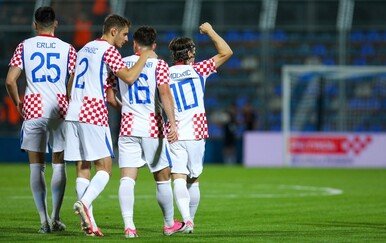 Luka Modrić slavi gol Sloveniji