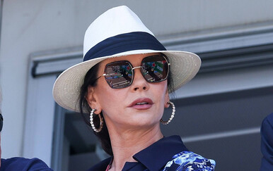 Catherine Zeta-Jones u tenisicama i kombinezonu brenda Camilla