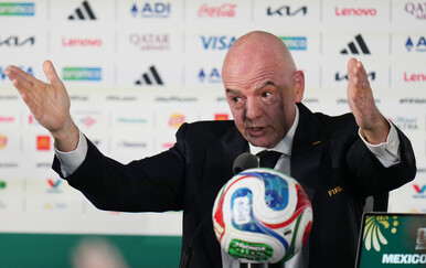 FIFA naredila reprezentaciji da promijeni dres dva dana prije nastupa na SP-u: "Maknite to"