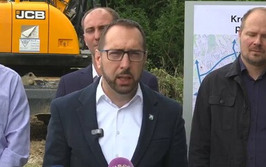 Tomašević staje pred novinare