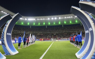 FIFA objavila da je stadion na drugoj utakmici bio skoro pun, ali ove fotografije ih demantiraju