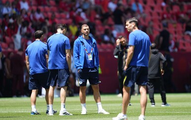 VIDEO Ništa bez narodnjaka: Usred stadiona pušten "Bosanac"