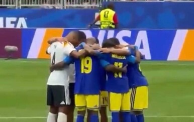 VIDEO Osvojili srca svih katolika! Igrači Njemačke i Curacaa zajedni molili Bogu nakon utakmice