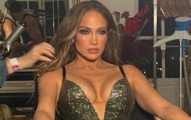 Jennifer Lopez izazvala lavinu komentara novim provokativnim fotografijama