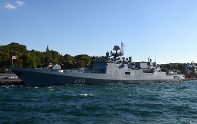 Moskva: Hici upozorenja ispaljeni su prema jahti jer se "opasno približila" fregati
