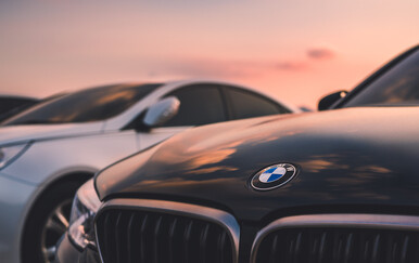Vozili BMW s tuđim tablicama, policija otkrila da je vozilo ukradeno