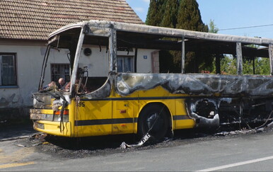 U bjelovarskom naselju Rajić zapalio se autobus, nema ozlijeđenih