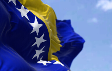 U selu kod Livna zapaljene i uništene zastave BiH