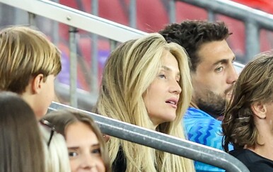 Izabel Kovačić na tribinama utakmice Hrvatska - Panama