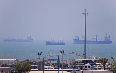 U posljednja 24 sata kroz Hormuz prošlo 20 milijuna barela nafte