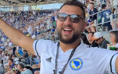 Tko je Denial Ahmetović, izvođač pjesme "Nema ljubavi dok je Bosna ne rodi"?