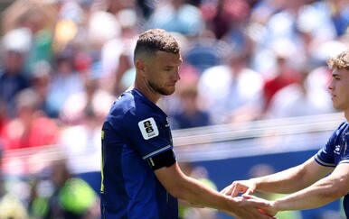 Edin Džeko burno reagirao nakon zamjene, kamere sve snimile