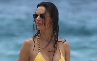 Alessandra Ambrosio se zaručila?