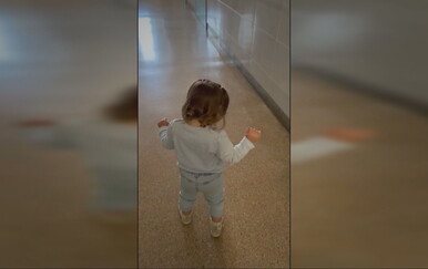 Provjereno: Dvogodišnja Anđelina s rijetkom bolešću prohodala, ali borba za njezino zdravlje se nastavlja