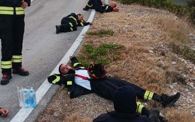 Vatrogasci na Visu odmaraju nakon borbe s požarom