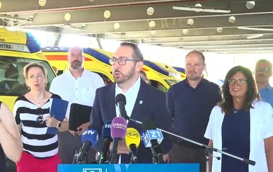 Tomislav Tomašević na predstavljanju novih vozila hitnog i sanitetskog prijevoza