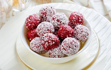 Kuglice od malina i kokosa recept
