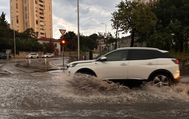 Stiže nagla promjena vremena: Nakon Knina na 40 °C, sutra prijete grmljavinska nevremena, olujni udari i tuča