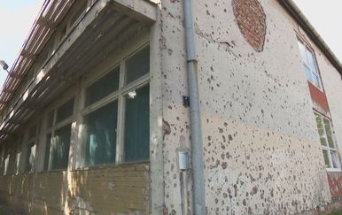 Obnova škole u Vukovaru čeka politiku (Foto: Dnevnik.hr) - 3
