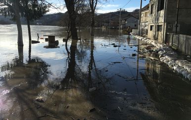 Poplava u Hrvatskoj Kostajnici (Foto: Sanja Vištica)