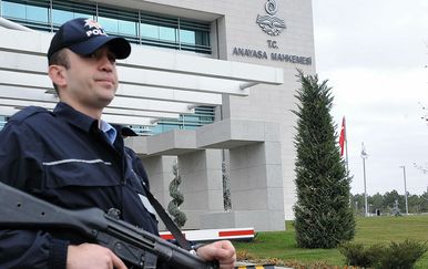 Uhićeno 115 ljudi, planirali napade za Božić i Novu godinu