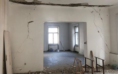 Zgrada na Trgu bana Jelačića znatno oštećena u potresu