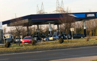 Gužve na benzinskim pumpama u Zagrebu - 5